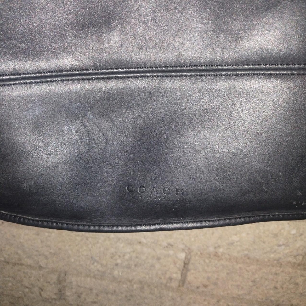Coach Handbag Shoulder Purse Leather Good Condition No Flaws - Picture 2 of 2